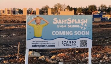 SafeSplash Swim School has a S.A.F.E.R Swimmer Promise, pledging that students will learn ten lifesaving skills in one year or less. (Courtesy SafeSplash Swim School)