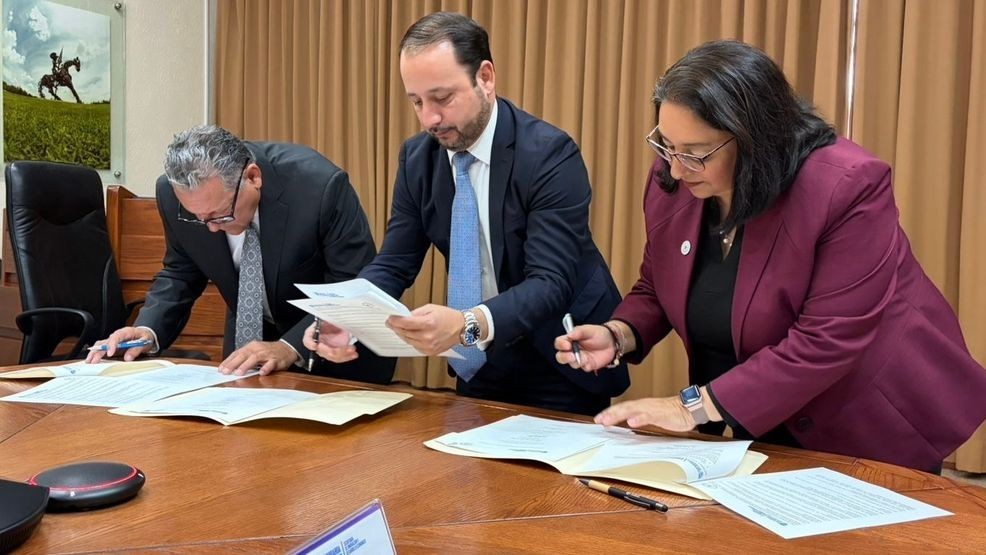 County Commissioners Sergio Coronado and Iliana Holguin sign a non-binding Letter of Intent, the first step toward activating the Binational Public Policy Roundtable between the State of Chihuahua and El Paso County. Credit: El Paso County