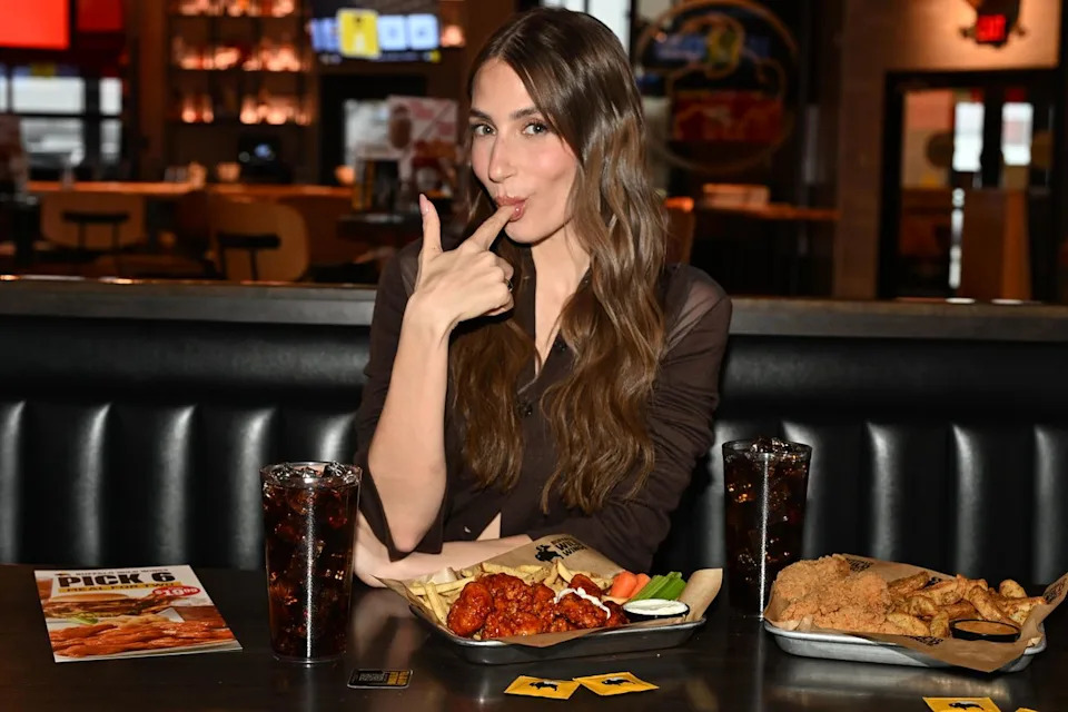 Amanda Batula.Credit: Dave Kotinsky/Getty