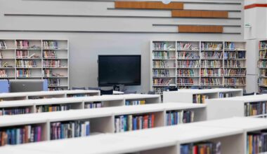 Texas cellphone ban is leading Dallas kids back to the library