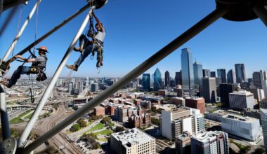 Reunion Tower upgrade adds thousands of lights to Dallas skyline