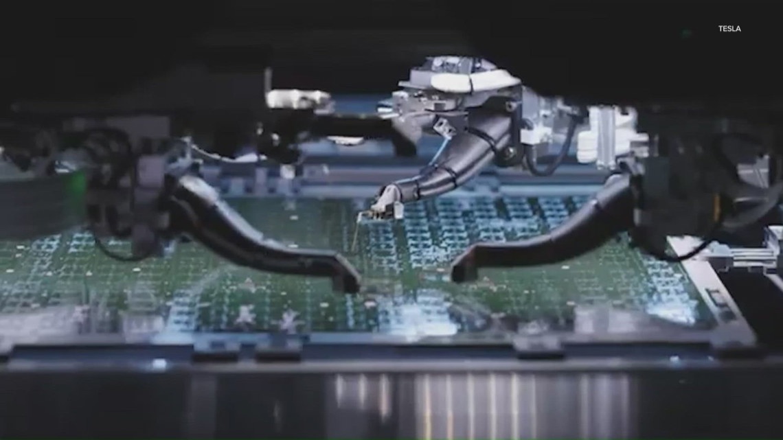 Elon Musk announces $20B chip plant coming to Austin