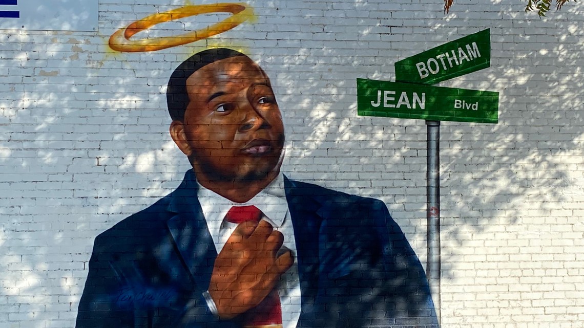 Dallas officials say they are working to change freeway signs to reflect Botham Jean Boulevard