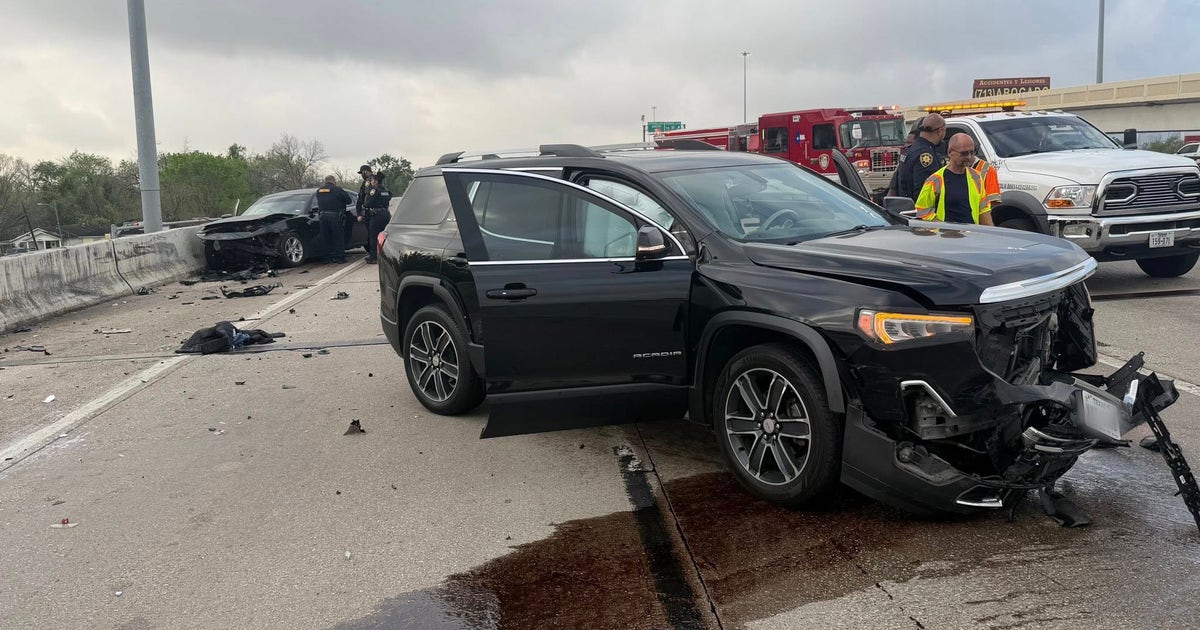 Harris Co. Pct. 1 constable deputy, motorist taken to hospital after crash