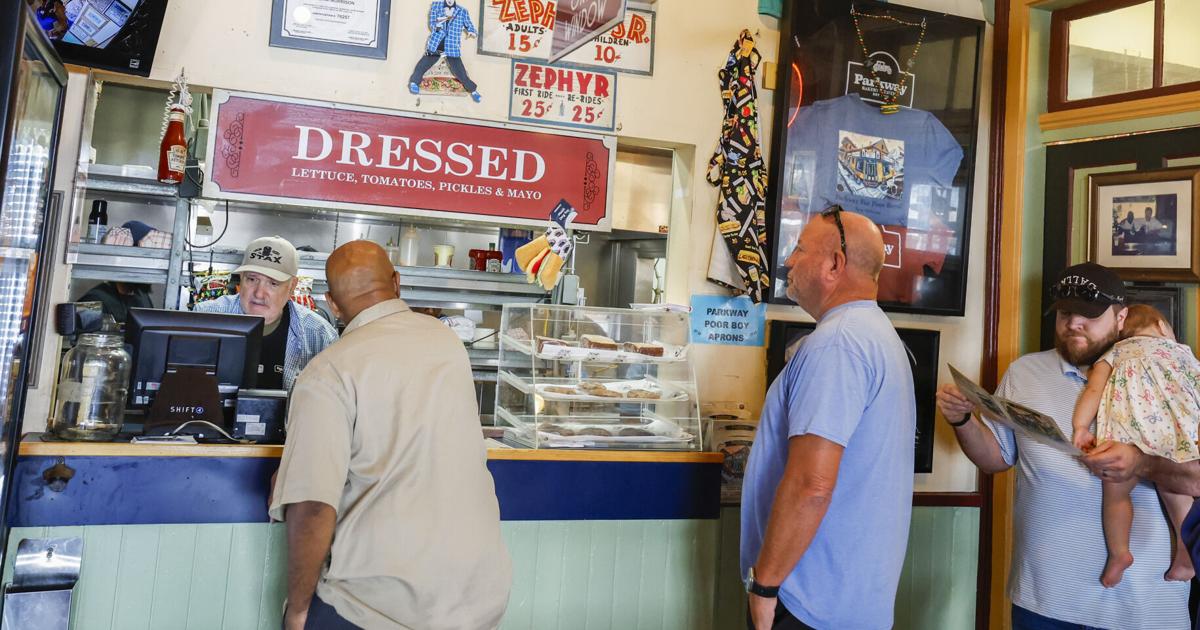 Dallas influencer tries, ranks favorite New Orleans foods | Entertainment/Life