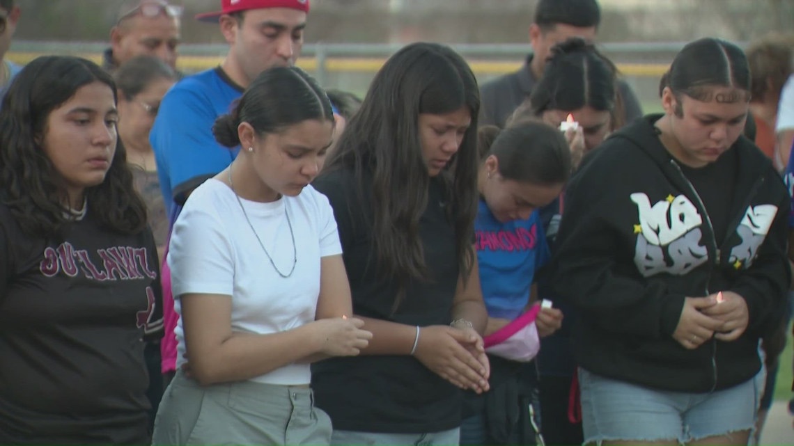 Vigil held as Austin community mourns 3 children lost in apartment fire