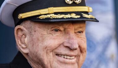 Korean War Medal of Honor recipient honored by Dallas high school girl. | News