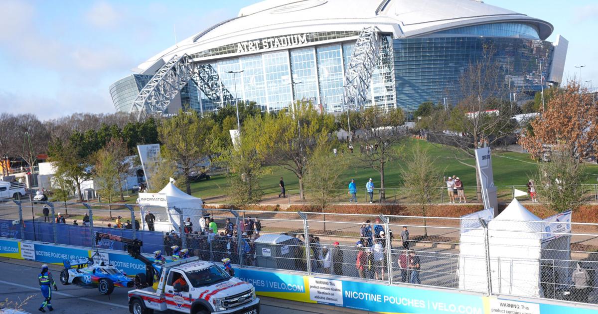 Red flag at IndyCar practice after workers spotted on temporary Texas street course | Sports