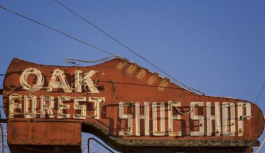 Preservation Houston presents “Signs of the City: Framing Houston’s Roadside Landmarks,” a photography exhibition by Molly Block | The Arts