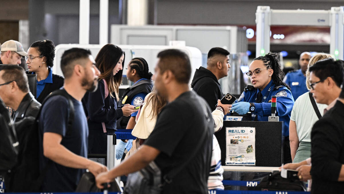 DHS Shutdown Impact: TSA Delays Pile Up at Bush Intercontinental | NewsRadio 740 KTRH