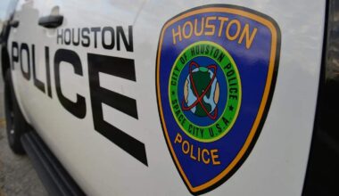Houston Police Officers' Union Encourages TSA Workers to 'Make the Switch' | NewsRadio 740 KTRH