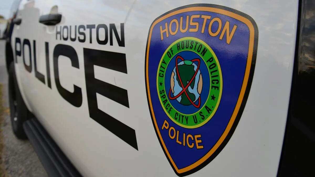 Houston Police Officers' Union Encourages TSA Workers to 'Make the Switch' | NewsRadio 740 KTRH