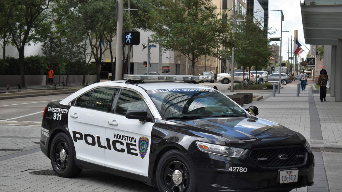 HPD ICE Cooperation Could Be Further Limited By City Council Proposal | NewsRadio 740 KTRH