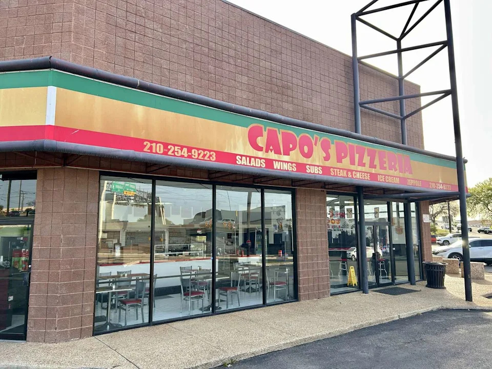 Capo's Pizzeria is temporarily closed on Babcock Road and 410. (Polly Anna Rocha/MySA)