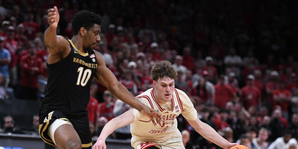 Perfect brackets fall into the single digits after Texas upsets Gonzaga and Nebraska tops Vandy