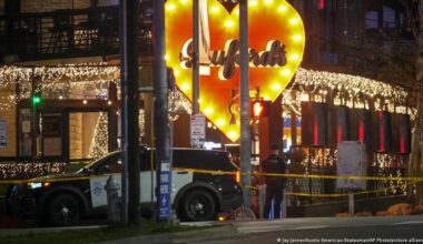 Texas bar shooting leaves 3 dead, 14 injured