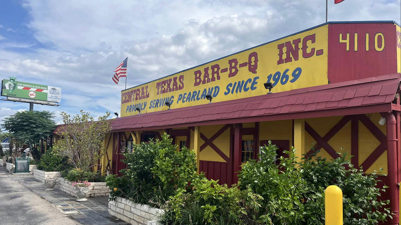 Central Texas barbecue in Pearland, near Houston