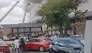 One injured after fire breaks out at SW Houston apartment