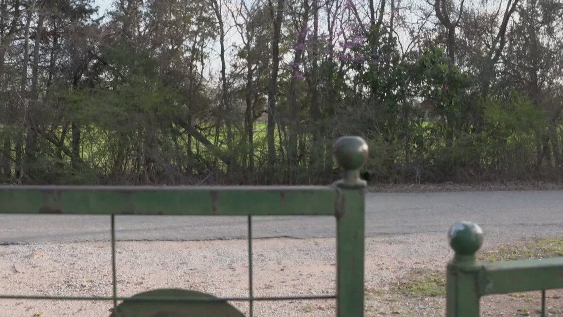 Developer seeks to rezone 80 more acres for Fort Worth data center, drawing pushback from historic gardens