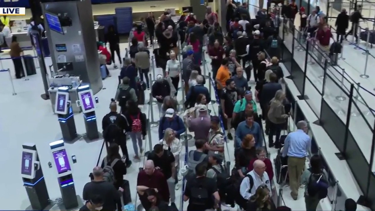 Bush Airport TSA wait times: Long lines seen Thursday