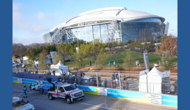 Red flag at IndyCar practice after workers spotted on temporary Texas street course