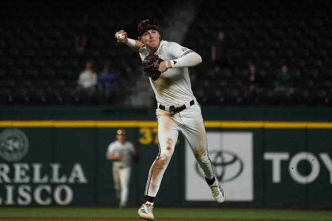 Mar 1, 2026; Arlington, TX, USA; UCLA Bruins against Mississippi State Bulldogs during the Amegy Bank College Baseball Series at Globe Life Field. Mandatory Credit: Dustin Safranek-Imagn Images
