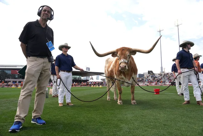 Apr 1, 2023; Austin, TX, USA; Ventura County deputy attorney general David Glassman poses with Texas Longhorns mascot Bevo XV the 95th Clyde Littlefield Texas Relays at Mike A. Myers Stadium. Mandatory Credit: Kirby Lee-USA TODAY Sports