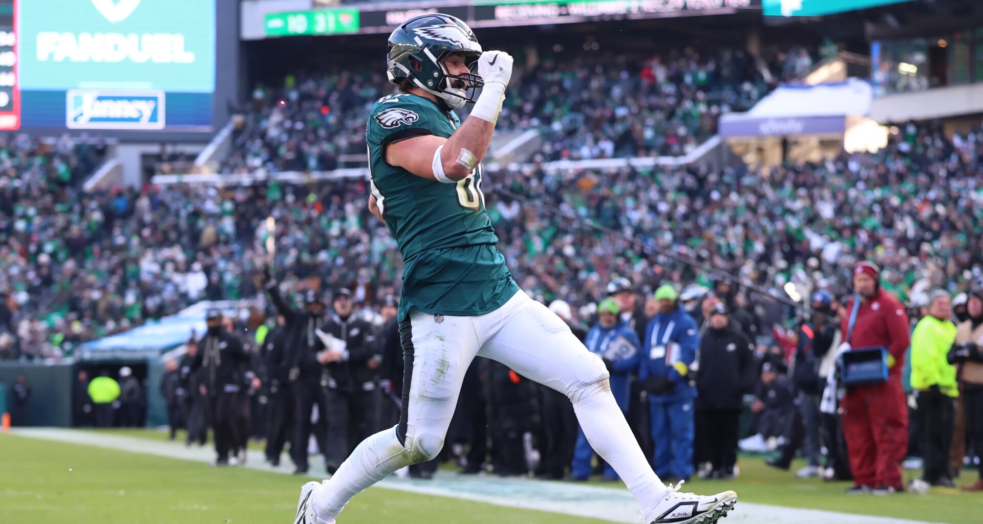 Eagles andTE Dallas Goedert agree to a one-year deal