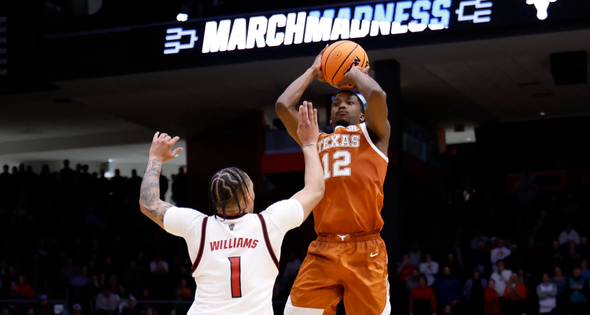 Tramon Mark bucket sends Texas to full NCAA Tournament
