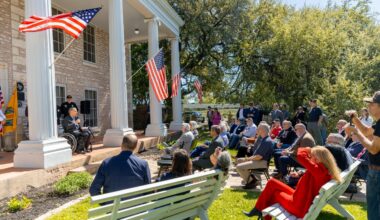 Governor Abbott Receives Award For Veteran Services At American Legion Post 76 In Austin | Oficina del Gobernador de Texas
