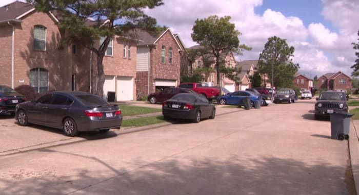 Man found dead inside Harris County home; homicide officials investigating