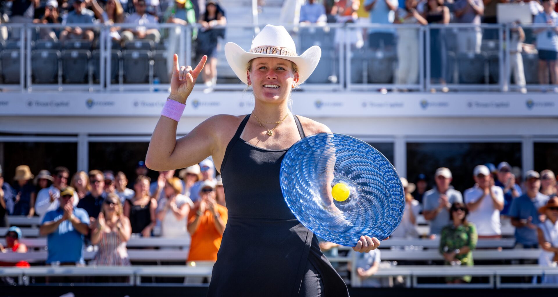 Hook 'em! Texas favorite Stearns delivers in Austin, wins second WTA title