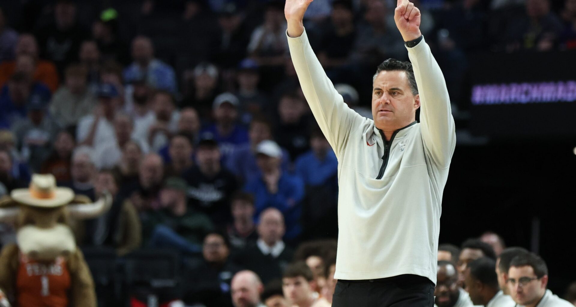 Texas coach Sean Miller on track for reunion with Arizona