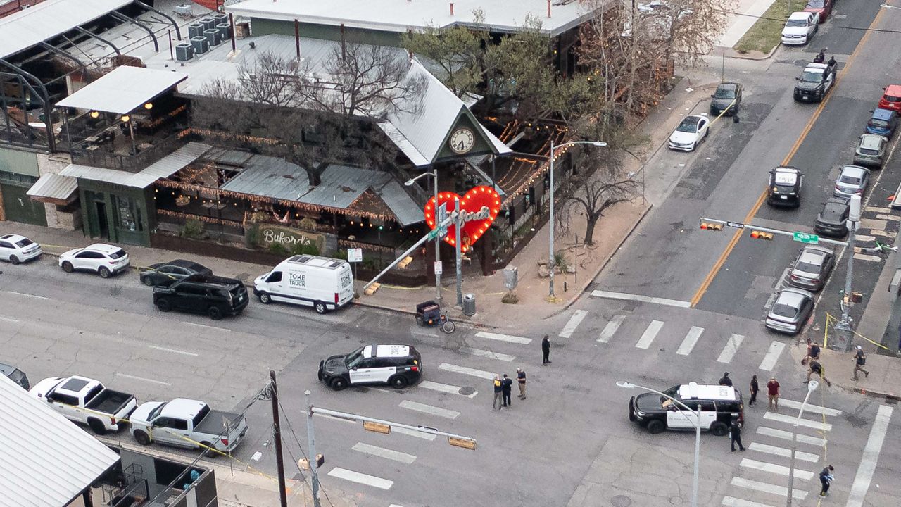 Police investigate the site of a shooting at Buford's in Austin, Sunday, March 1, 2026. (Aaron E. Martinez/Austin American-Statesman via AP)