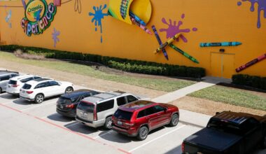 Crayola Experience reopens at Willow Bend as Dallas Stars talk persists