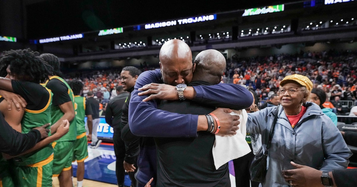 Dallas brothers win Texas basketball titles, ‘slay the dragon’ at UIL state championships