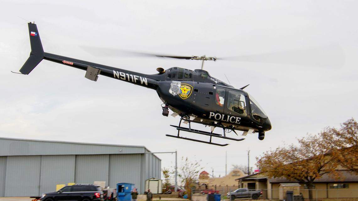 Fort Worth police helicopter makes emergency landing