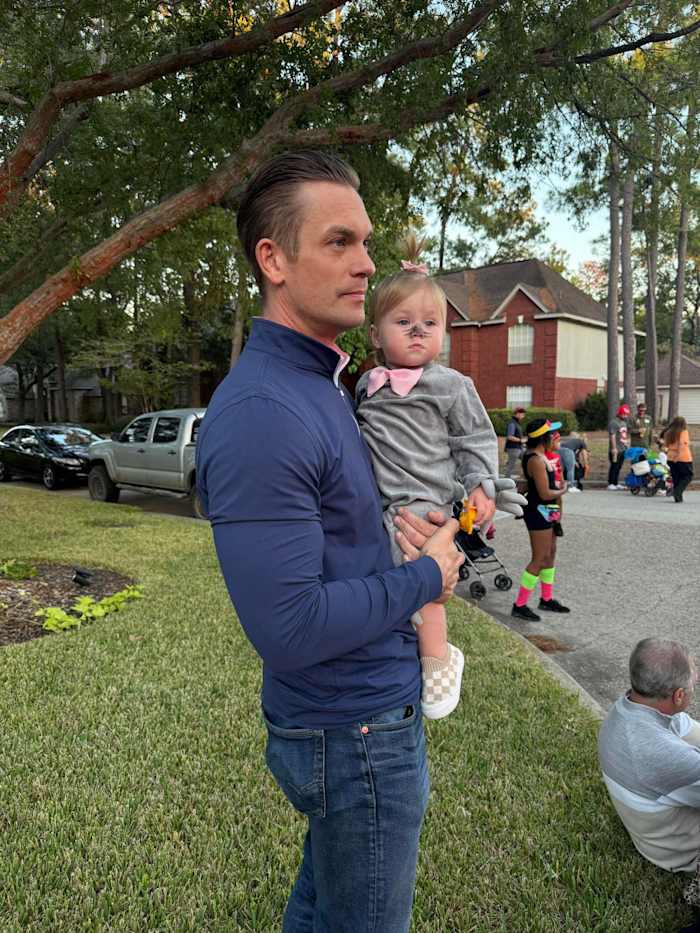 Houston man detained by ICE despite 25 years as permanent resident, family says