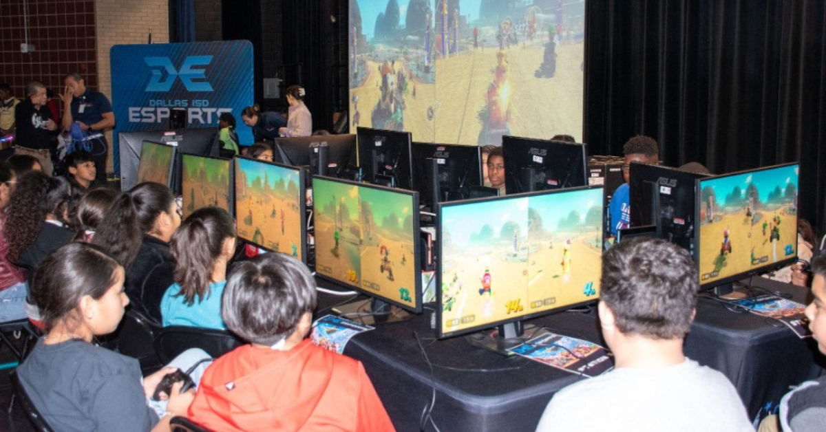 Woodrow Wilson and Roosevelt high schools shine at UIL State Spirit Championships