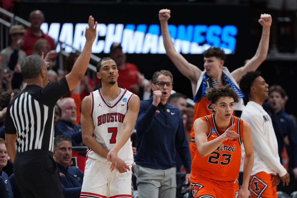 Illinois beats Houston 65-55 for spot in Elite Eight