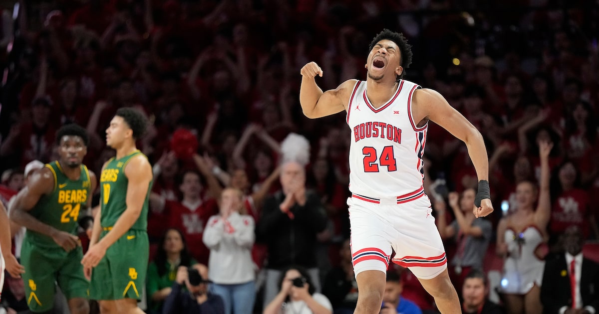 Baylor sees second-half lead quickly disappear at No. 7 Houston as Bears fumble upset bid