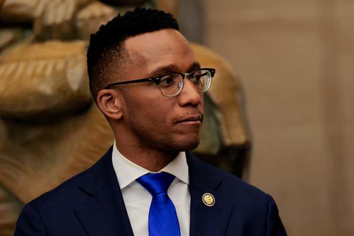 Christian Menefee addresses TSA issues at Houston airports after reported ICE involvement