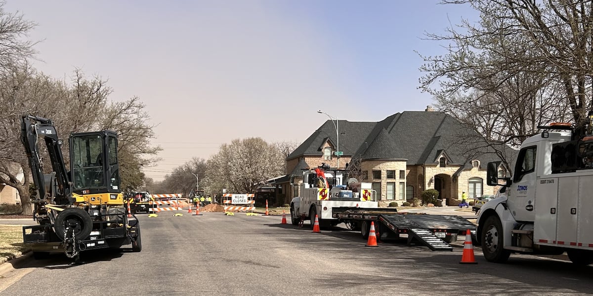Homes evacuated due to gas leak in central Lubbock