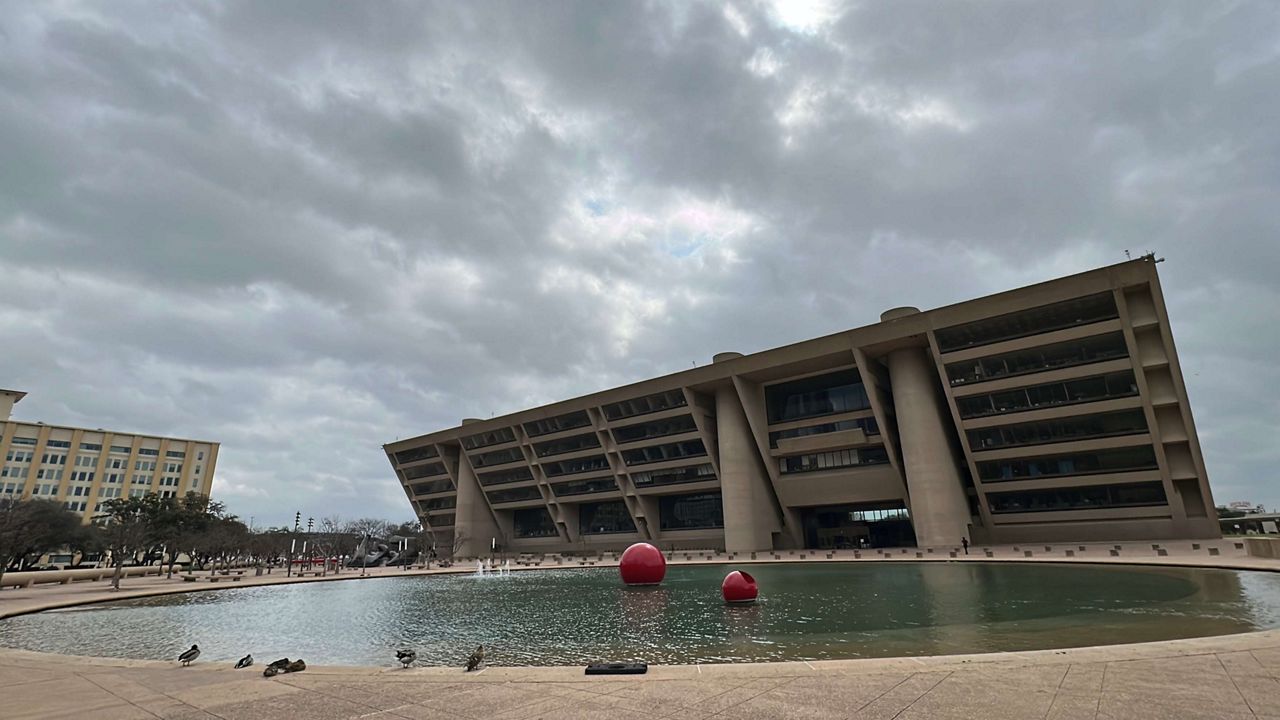 Dallas leaders weigh future of City Hall