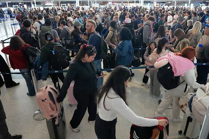 Houston’s Bush Airport among hardest hit as TSA call-outs spike during shutdown