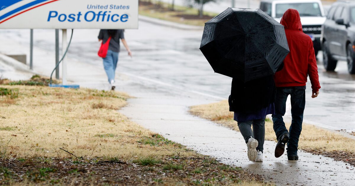 How long will rain stick around in Dallas-Fort Worth?