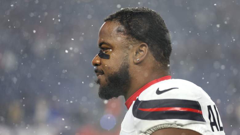 Azeez al-Shaair #0 of the Houston Texans was named a Cowboys trade target this week.