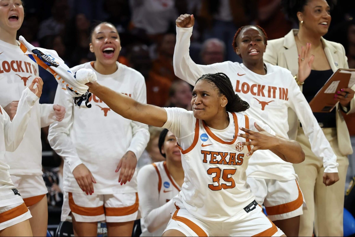 Texas decimates Michigan for return trip to Final Four
