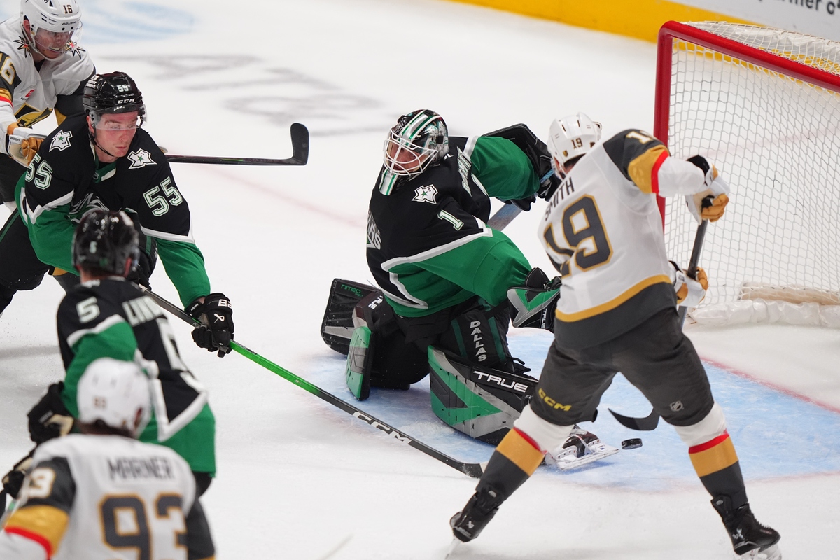 Reilly Smith’s late goal lifts Golden Knights past Dallas, 3-2 -
Las Vegas Sun News