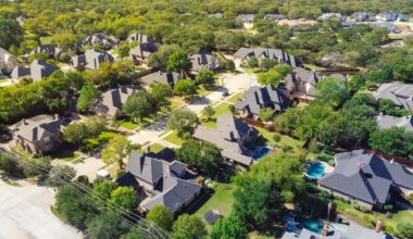 A residential neighborhood with trees in Grapevine, Texas